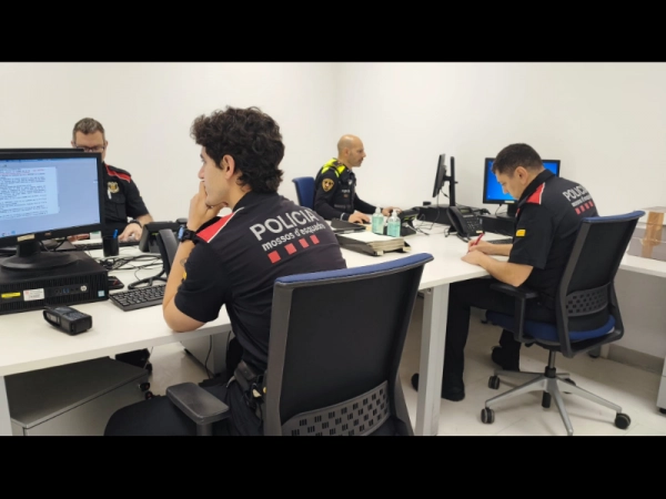 Imagen del artículo La nova Oficina d'Atenció al Ciutadà de Mossos d'Esquadra i la Guàrdia Urbana de Barcelona incrementa la presència policial de proximitat al centre de la ciutat