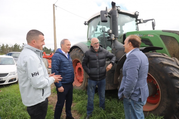 Imagen del artículo A Xunta destina preto de 600.000 euros para compra de maquinaria agrícola das cooperativas de Lalín