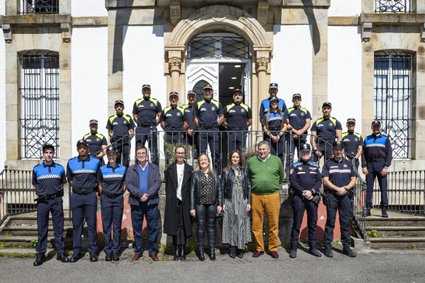 Imagen del artículo 16 auxiliares de policía local de Ribamontán al Mar y San Vicente de la Barquera forman la primera promoción de funcionarios interinos