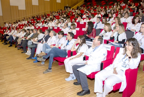 Imagen del artículo El HUCA reconoce la labor de los residentes de Enfermería y Medicina de Atención Primaria que finalizan su formación en Asturias