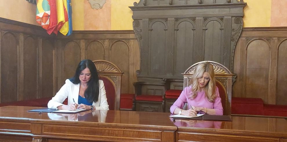 Imagen del artículo Sodiar y el Ayuntamiento de Huesca firman un convenio para ayudar en la financiación de autónomos y pymes