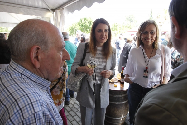 Imagen del artículo María José Gómez pon en valor a calidade das producións alimentarias galegas na XXIX Mostra de Viños da Ribeira Sacra de Pantón
