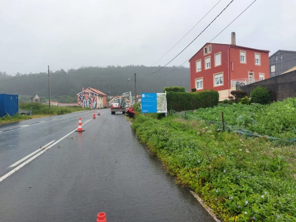 Imagen del artículo A Xunta inicia as obras da nova senda na estrada AC-424 no Couto, no concello de Ponteceso, que suporán un investimento de 357.000 €