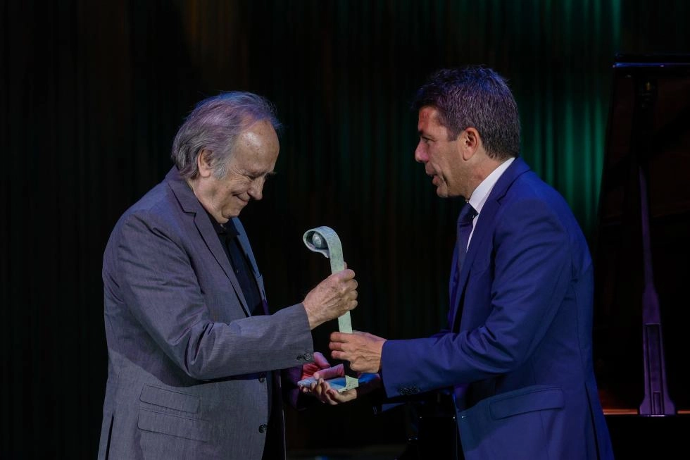 Imagen del artículo Carlos Mazón ha asistido a la gala de entrega de los Premios Nacionales de la Música y las Artes FAM Cultura Pop Eye