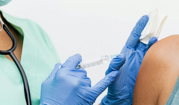Imagen del artículo Salud recomienda a los chicos de 12 a 18 años vacunarse frente al virus del papiloma humano
