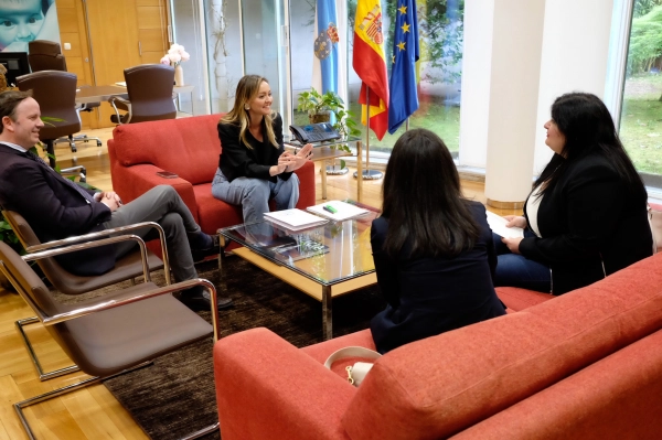 Imagen del artículo Fabiola García reúnese coa alcaldesa de Boborás para abordar a oferta de servizos sociais da localidade