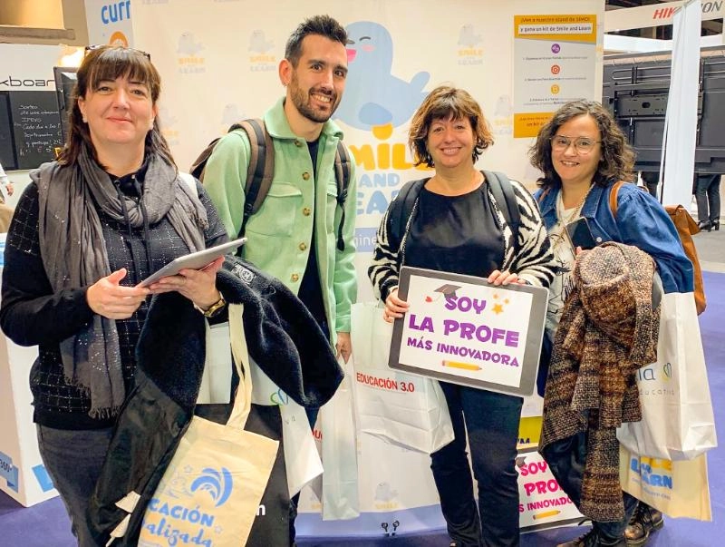 Imagen del artículo El Gobierno de La Rioja y medio centenar de docentes riojanos visitan la feria nacional SIMO de innovación educativa