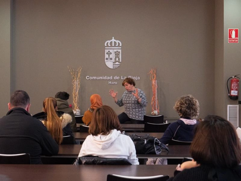 Imagen del artículo La Rioja promoverá subvenciones por valor de 5 millones de euros para programas de formación a trabajadores desempleados de la región