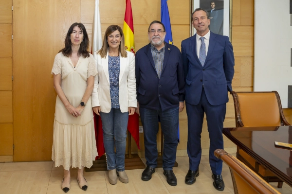 Imagen del artículo La presidenta de Cantabria recibe al nuevo director gerente del Hospital Santa Clotilde, Ricardo Sanchís