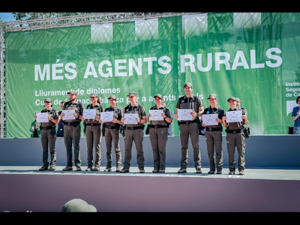 Imagen del artículo El conseller Elena presideix l'acte de lliurament de diplomes als 124 nous Agents Rurals