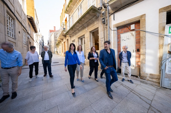 Imagen del artículo Martínez Allegue visita as obras de rehabilitación dun edificio no casco vello de Vigo coas que se porán á disposición da cidadanía seis novas vivendas