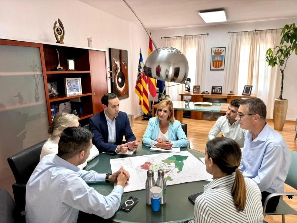 Image 1 of article Salomé Pradas se reúne con los alcaldes de Benissa y Teulada