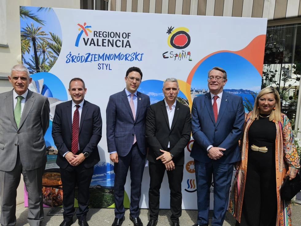 Imagen del artículo Turisme promociona la Comunitat Valenciana ante más de 130 operadores turísticos y medios de comunicación de Polonia