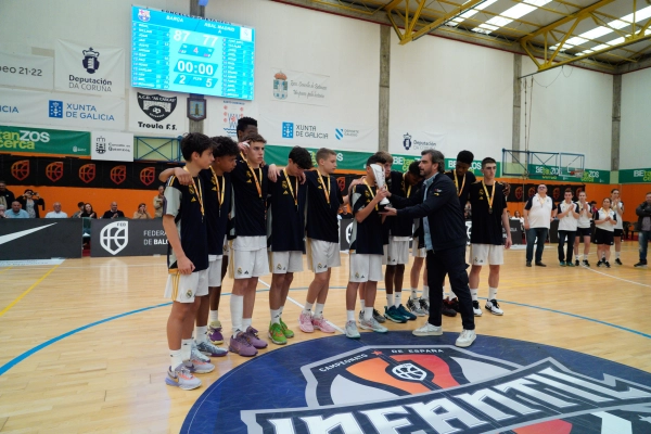 Imagen del artículo Diego Calvo asiste á clausura do Campionato de España de clubs infantil masculina de baloncesto en Betanzos