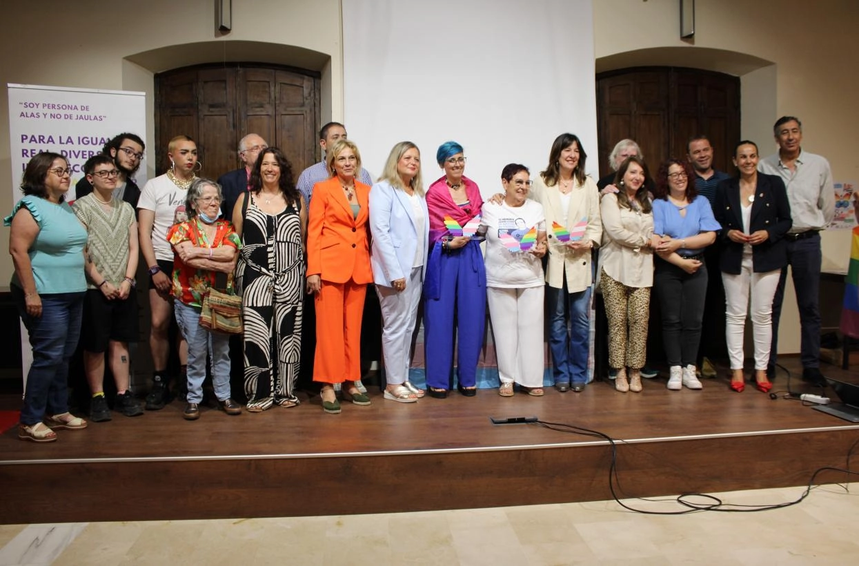 Image 2 of article Blanca Fernández reivindica la defensa que hace el Gobierno de Castilla-La Mancha de una sociedad diversa, inclusiva e igualitaria