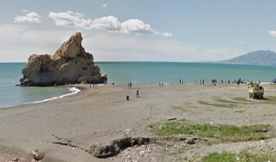 Imagen del artículo Muere tras lanzarse desde una roca en la playa Peñón del Cuervo