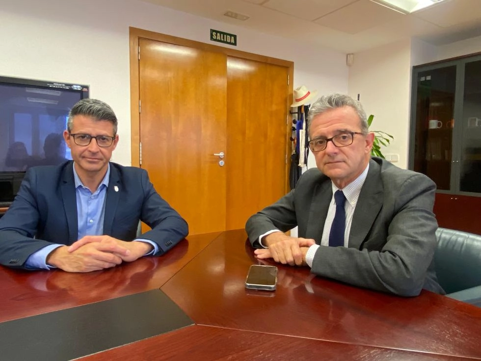 Imagen del artículo Antonio Galvañ mantiene una reunión con el alcalde de Almussafes para tratar la situación del sector de la automoción