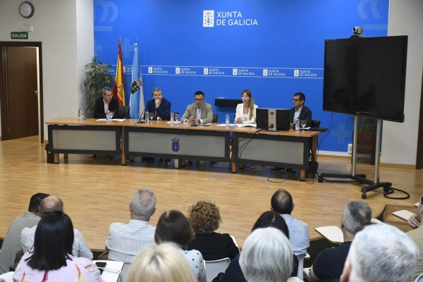 Imagen del artículo José González avalía cos directores e orientadores das oficinas de emprego de Ourense melloras para potenciar o Servizo Público de Galicia