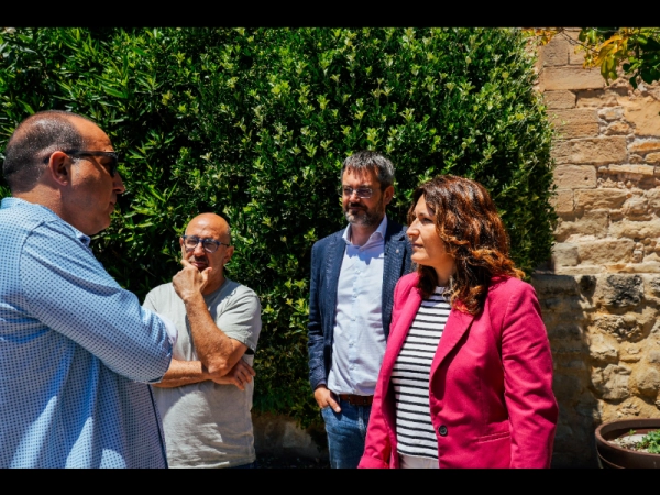 Imagen del artículo La vicepresidenta Vilagrà visita Bellprat per conèixer les obres de desplegament de la xarxa de fibra òptica al municipi