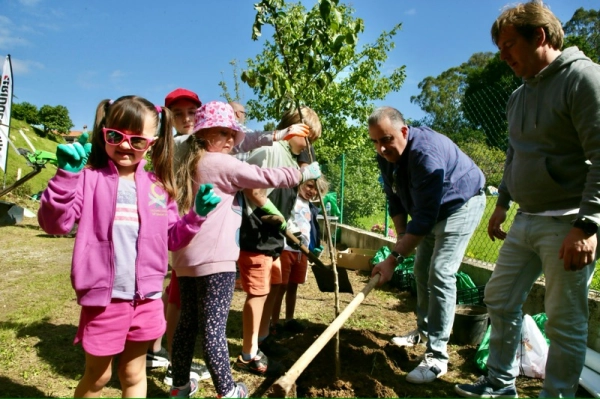 Imagen del artículo El Gobierno de Cantabria, Bridgestone y el Ayuntamiento de Reocín se unen para regenerar entornos naturales