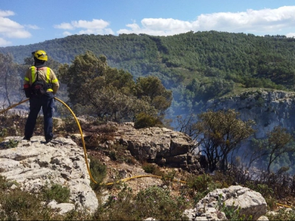 Imagen del artículo Estabilitzat l'incendi forestal de Gandesa (Terra Alta)