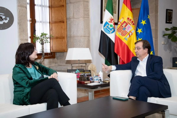 Imagen del artículo El presidente de la Junta de Extremadura se reúne con la presidenta de la Comisión Nacional del Mercado de la Competencia