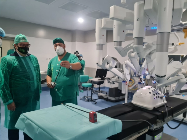 Imagen del artículo La Junta continúa su apuesta por la alta tecnología sanitaria implantando la cirugía robótica en el SES