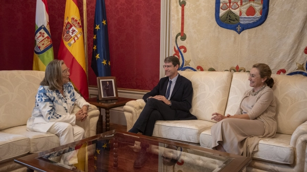 Imagen del artículo El presidente, Gonzalo Capellán, recibe a la presidenta del Colegio Oficial de Médicos de La Rioja