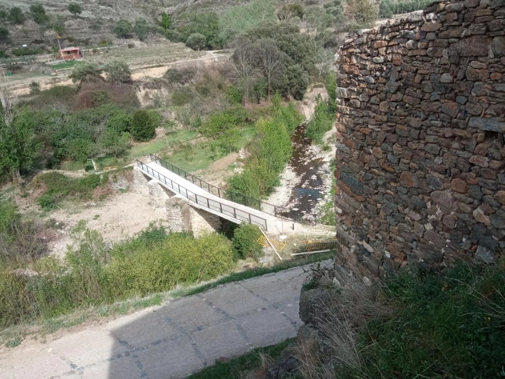 Imagen del artículo La Dirección General de Biodiversidad rehabilita el puente de Valdeperillo en el sendero GR 93