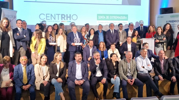 Imagen del artículo Rafael España asiste a la entrega de la II edición de los Premios Liderazgo & Innovación a la Gestión de Personas en Extremadura