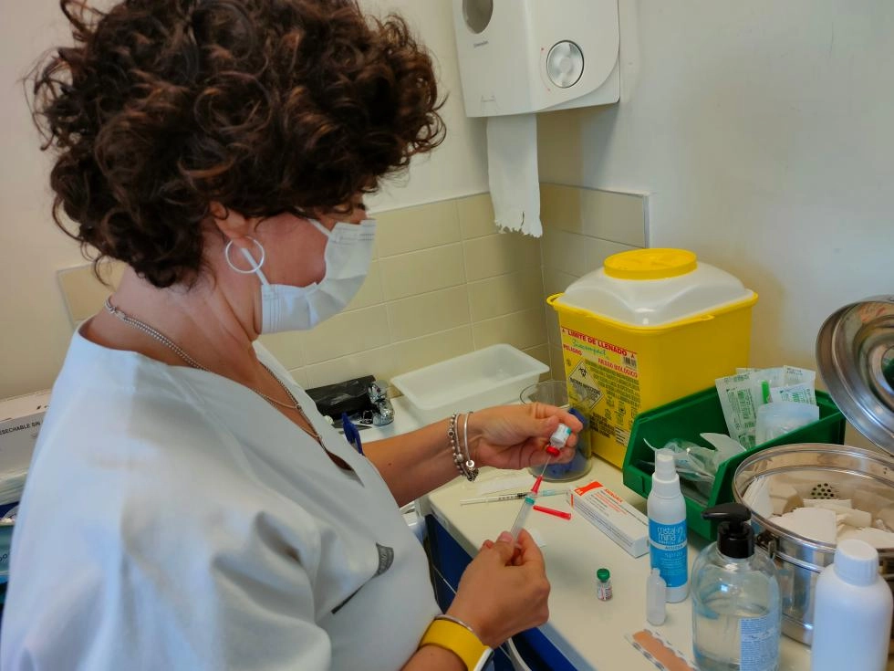 Imagen del artículo Sanidad comienza a administrar en abril la vacuna frente al Herpes Zóster a personas que cumplen 65 y 80 años en 2023