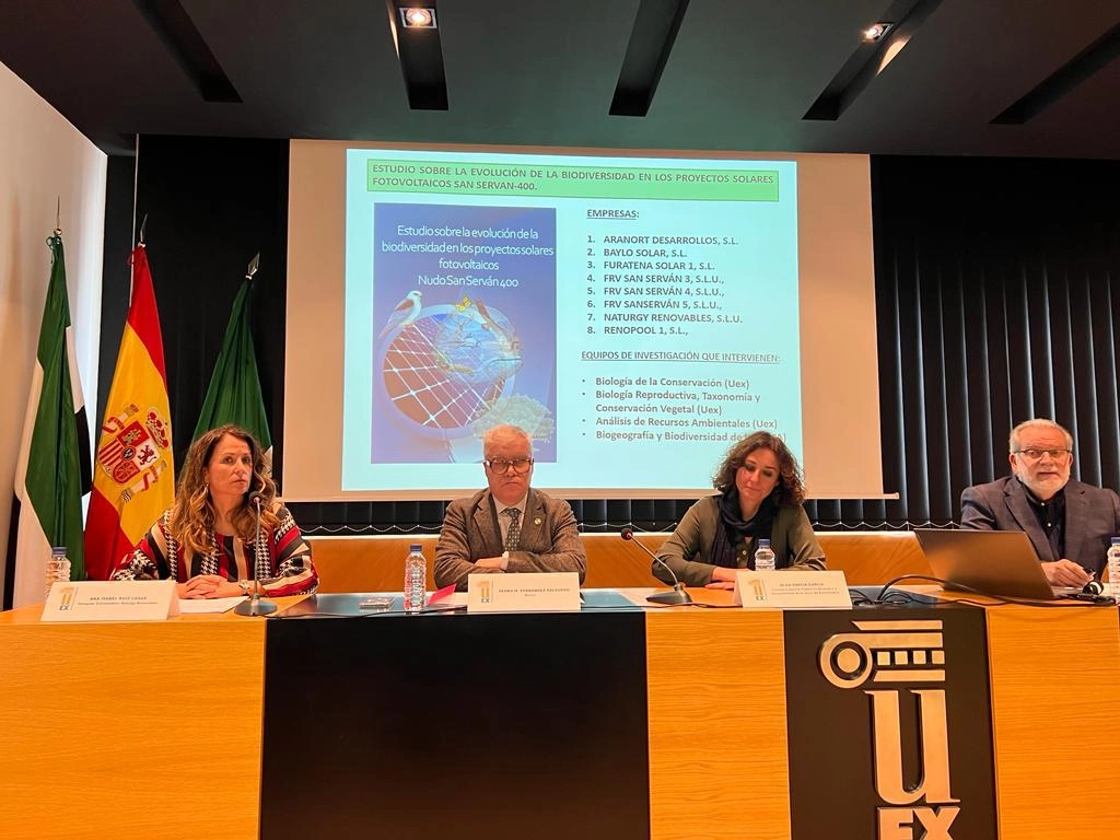Imagen del artículo Olga García confía en que Extremadura se convierta en un referente en materia de compatibilidad energética-medioambiental