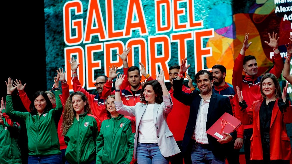 Imagen del artículo Díaz Ayuso reconoce los logros de más de 1.400 deportistas de 52 federaciones madrileñas en competiciones oficiales de la temporada 2021/22