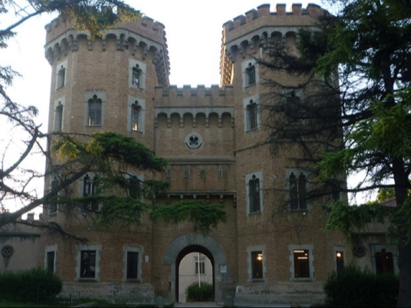 Imagen del artículo Regulats els usos educatius i assistencials al castell de Can Taió de Santa Perpètua de Mogoda