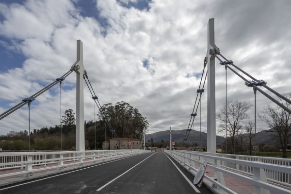 Imagen del artículo El Gobierno de Cantabria pone en servicio el nuevo puente de Virgen de la Peña sobre el río Saja