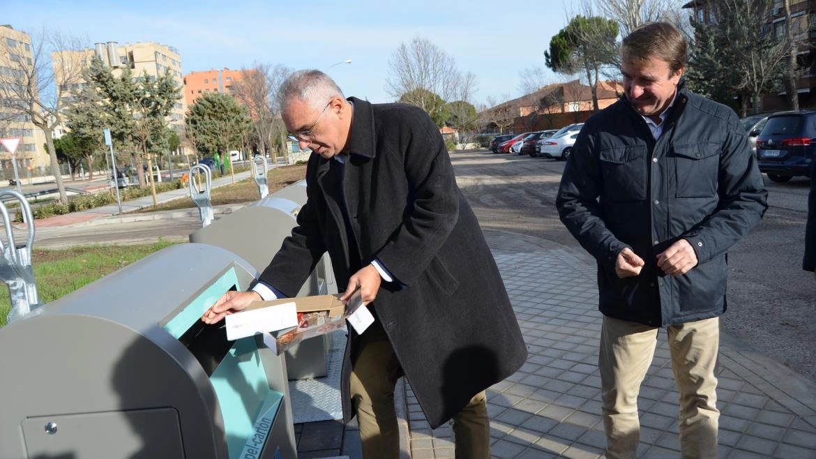 Imagen del artículo La Comunidad de Madrid dota a una treintena de calles de Tres Cantos de islas ecológicas para el tratamiento de residuos urbanos