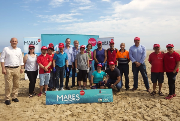 Imagen del artículo El proyecto Mares Circulares recala en Valdáliga para mantener limpia de residuos la playa de Oyambre