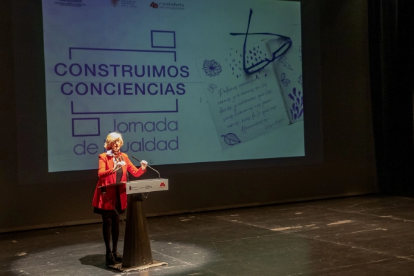 Imagen del artículo Lombó aboga por una lucha por la igualdad efectiva y la erradicación de la violencia machista cotidiana y transversal y ha subrayado el papel de las aulas en esta labor