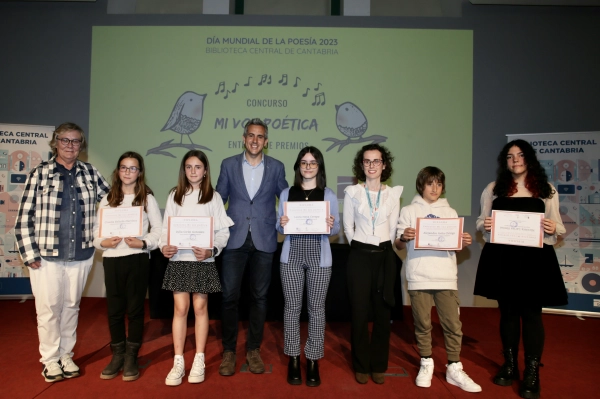 Imagen del artículo Zuloaga entrega los premios del concurso 'Mi voz poética' dirigido a fomentar la lectura de poesía entre jóvenes de 10 a 18 años