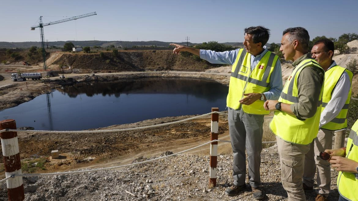 Imagen del artículo La Comunidad de Madrid ha retirado más de 66.000 toneladas de residuos en las lagunas artificiales de Arganda del Rey