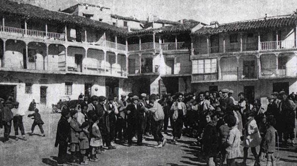 Imagen del artículo La Comunidad de Madrid recuperará la historia de las plazas municipales de la región con una muestra fotográfica inédita