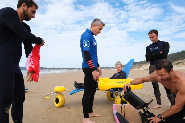Imagen del artículo Zuloaga destaca la referencia internacional de Cantabria en formación sobre surf adaptado en su visita a las jornadas del proyecto europeo 'Inclusea' que se celebran en Somo