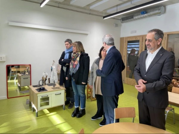 Imagen del artículo El delegat del Govern a Barcelona visita les instal·lacions de Cuina Justa i participa en la inauguració de l'Escola Ernest Lluch