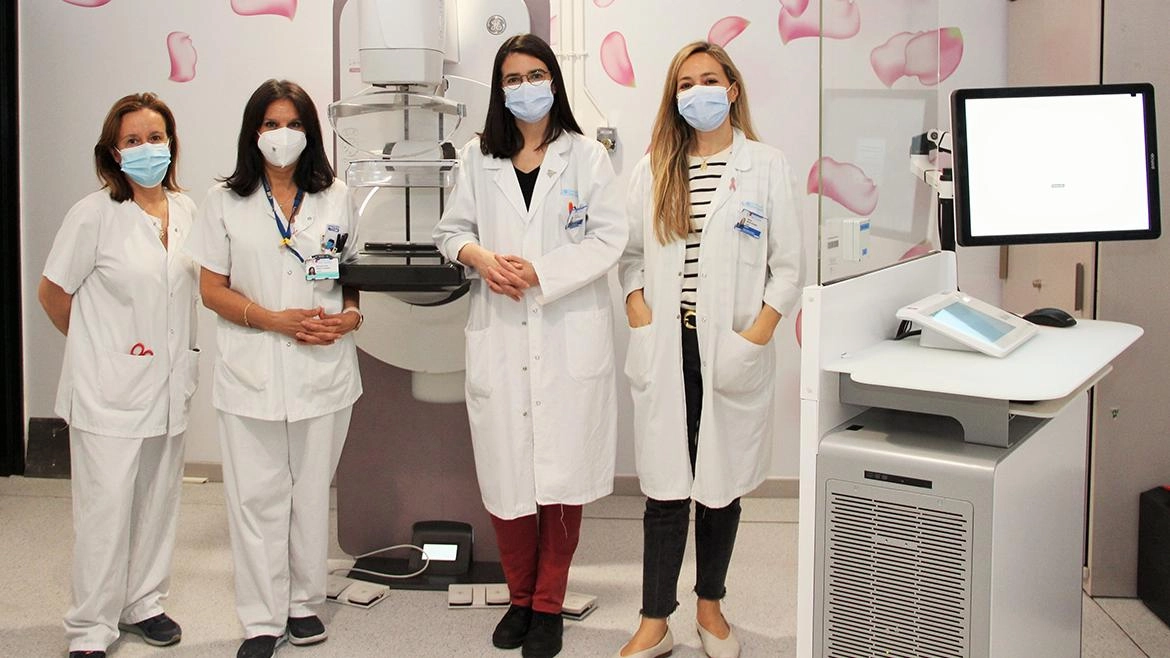 Imagen del artículo Radiólogos del Hospital Clínico San Carlos emplean termoablación con microondas en mujeres con cáncer de mama que no pueden ser operadas