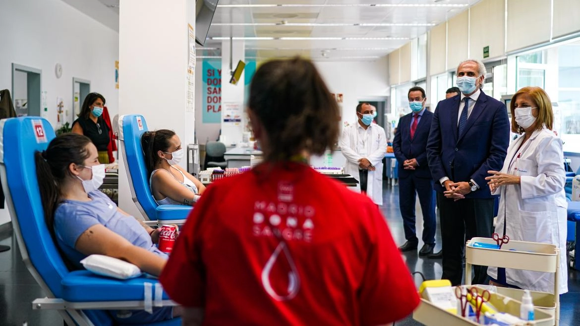 Imagen del artículo La Comunidad de Madrid reconoce el altruismo y compromiso con la vida de los grandes donantes de sangre
