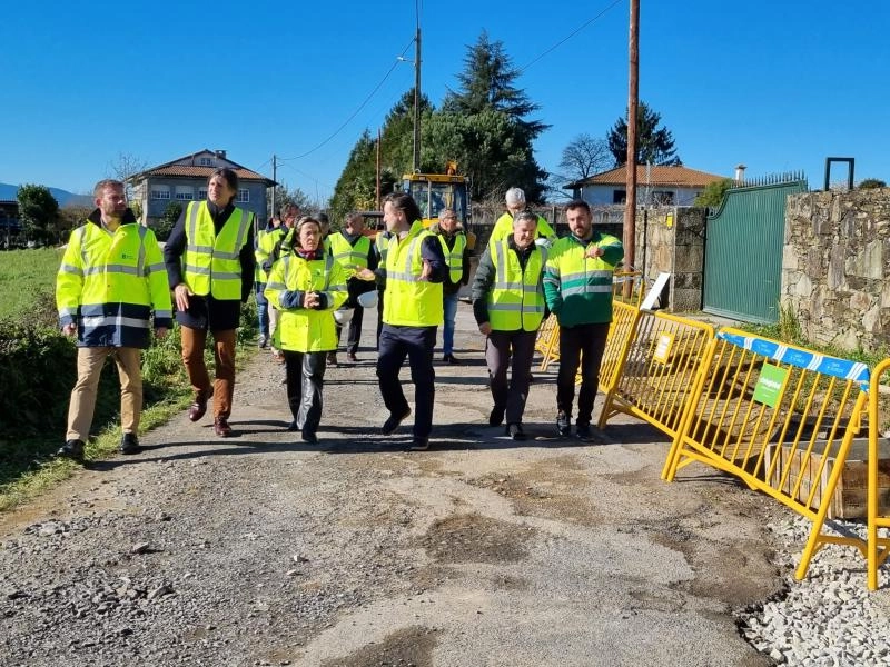 Imagen del artículo Ethel Vázquez salienta que as obras que dotarán de saneamento 5 novos núcleos de Vedra están executadas ao 20% e rematarán en xuño, cun investimento de 1,3 M€