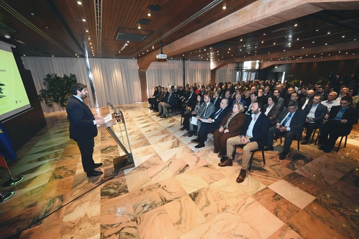 Imagen del artículo El Gobierno regional presenta su Plan para alcanzar en 2027 los 15.000 millones en exportaciones