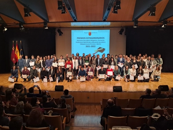 Imagen del artículo Educación entrega a 73 alumnos los Premios Extraordinarios de Secundaria, Bachillerato, FP y Educación para adultos