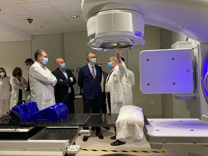 Imagen del artículo Dos nuevos aceleradores lineales en la Arrixaca mejoran la atención sanitaria a los pacientes de cáncer