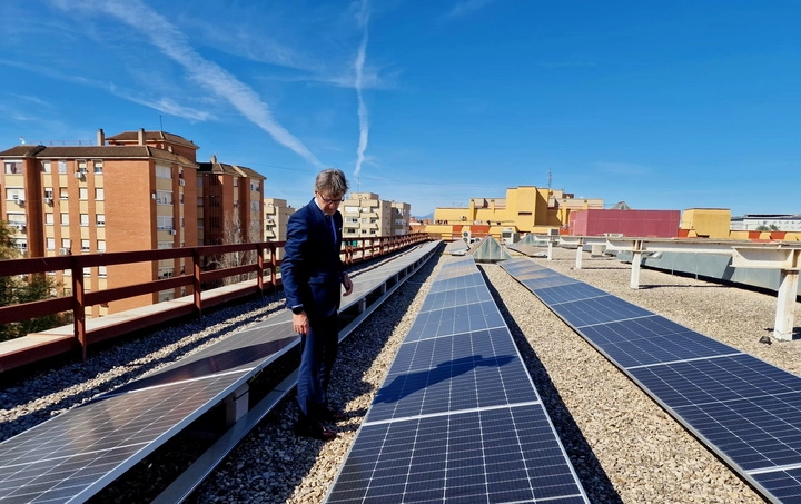 Imagen del artículo La instalación de placas solares en el edificio Aseinfante generará un ahorro de hasta el 30 por ciento en el consumo energético